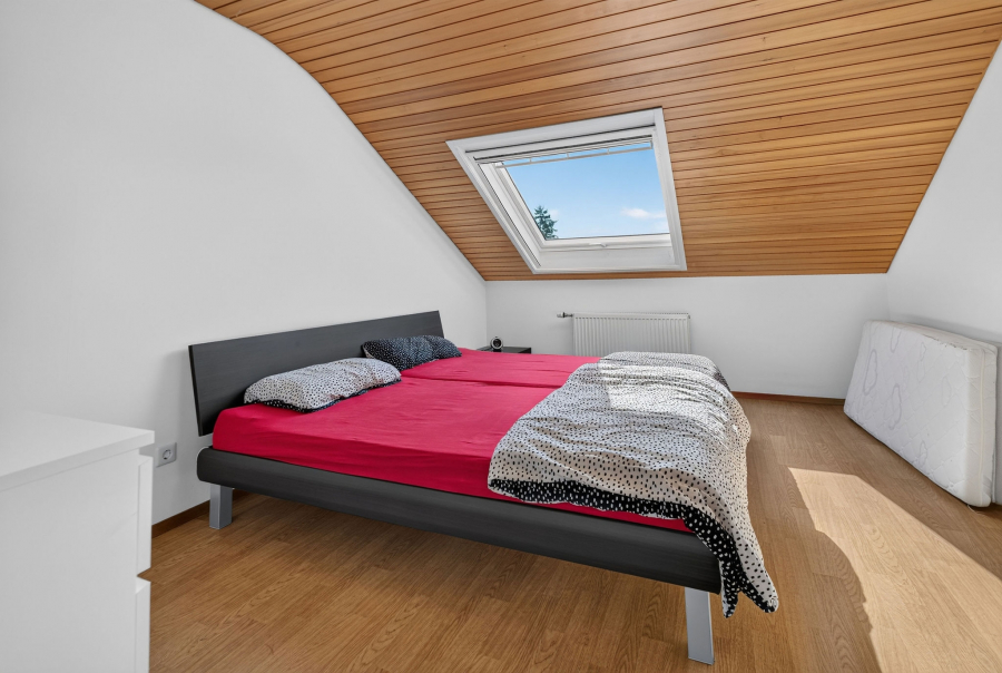 Schlafzimmer DG